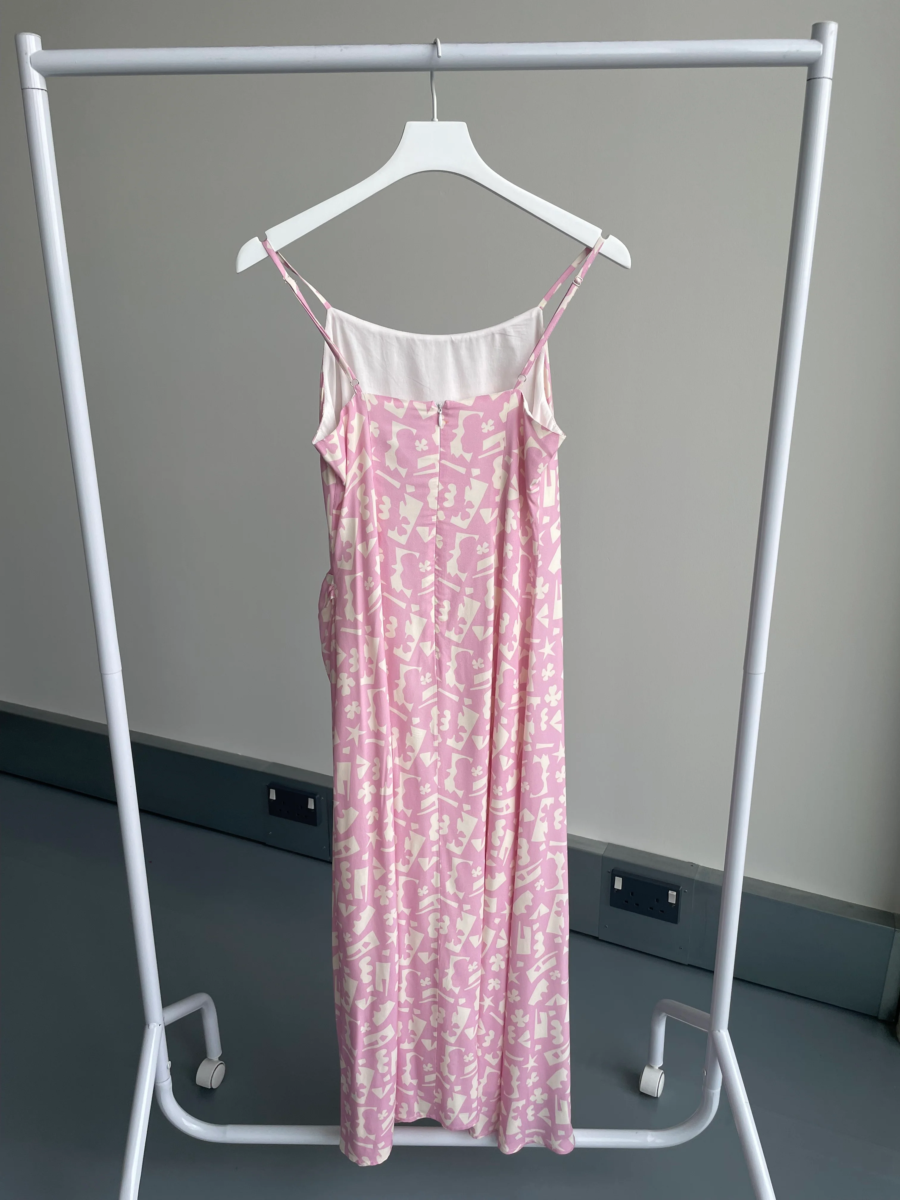 Sage Pink Papercut Midi Dress RENTAL - Image 2